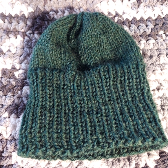 Kids' Winter Hat - Picture 2 of 3